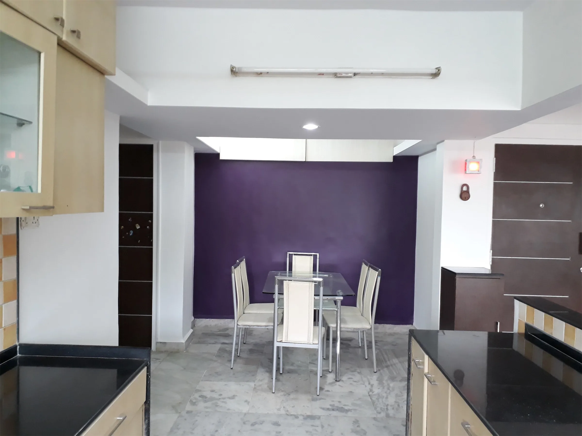 05 kitchen and dining table 1