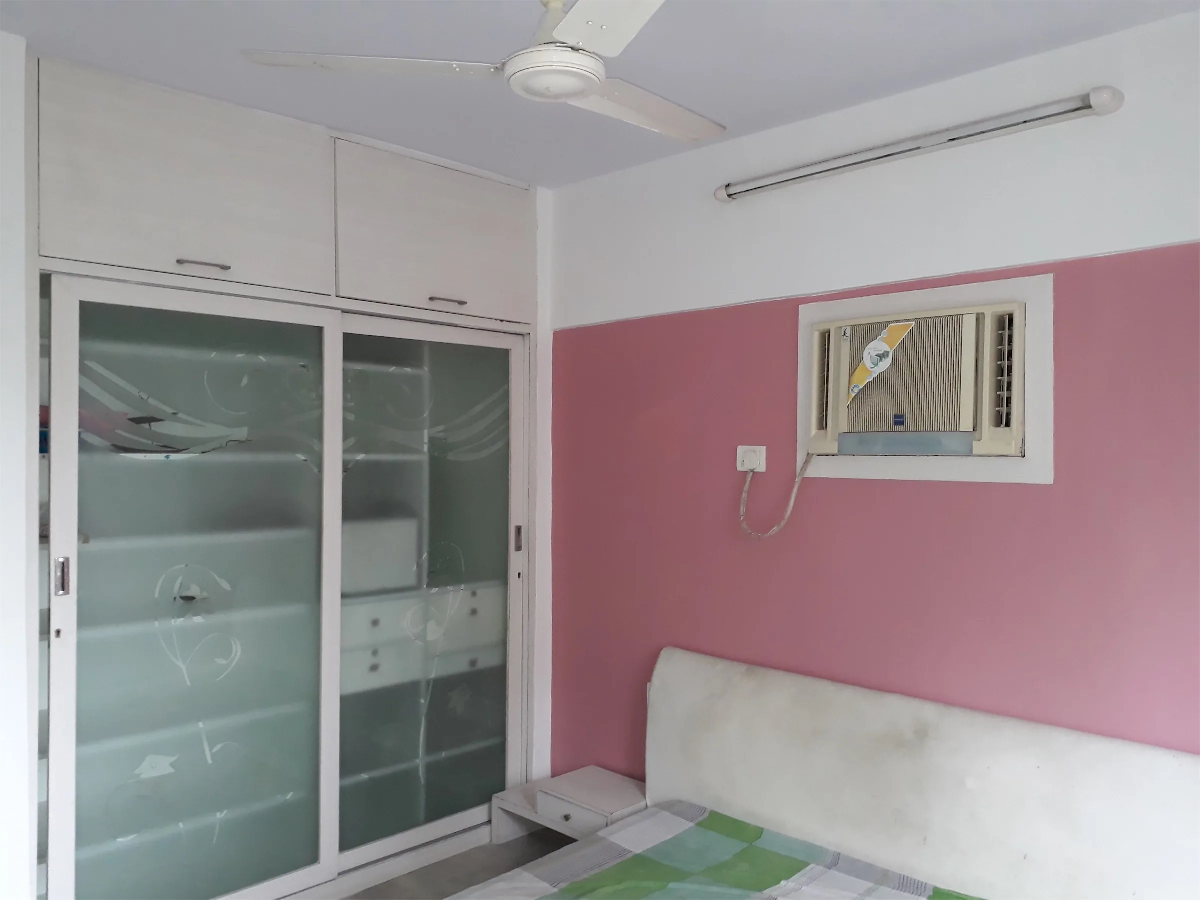 10 master bedroom wardrobe 1